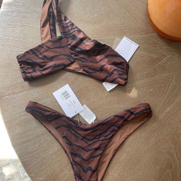 NWT WeWoreWhat Tiger asymmetrical swimsuit top - Picture 2 of 3